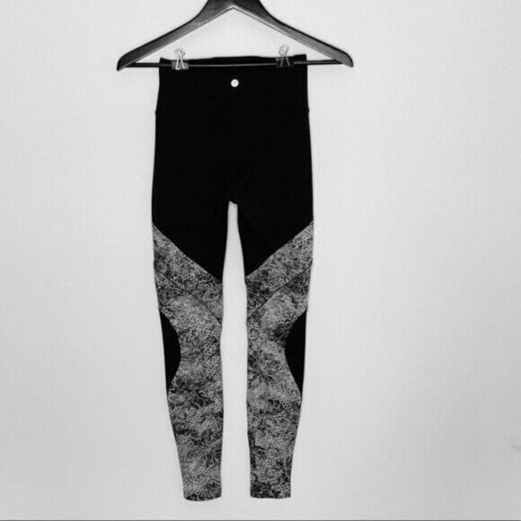 Lululemon Sz 4 Sweat & Repeat Tight *28" Black / Serigraph Starlight prints B19 - Picture 7 of 13